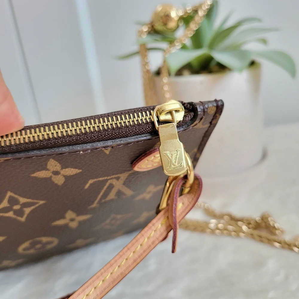 Louis Vuitton Neverfull Clutch Wristlet Crossbody - Monogram